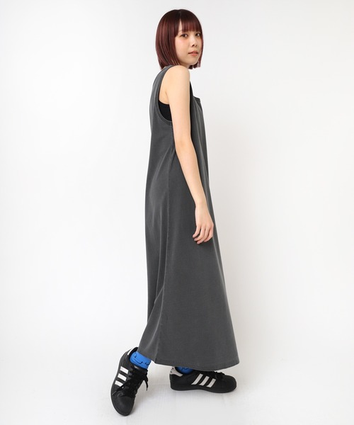 RNA(アールエヌエー)の「D1673 ピグメントタンクワンピ(ワンピース・レディース・ブルー/チャコール/ブラウン・MEDIUM)」の6枚目の写真