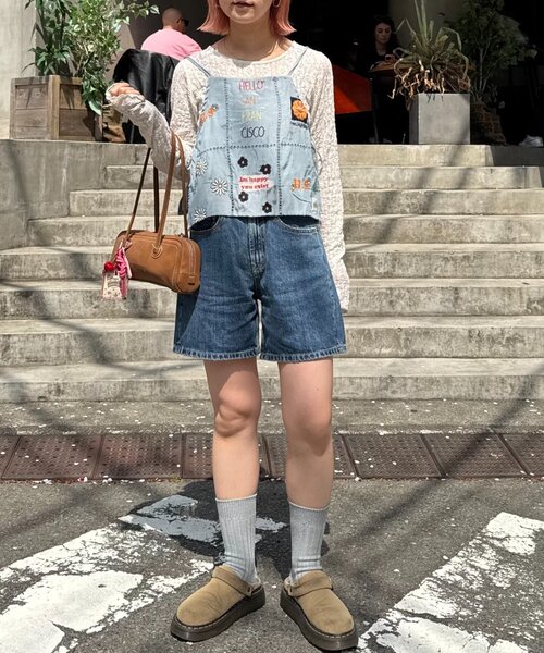 HELLO.SANFRANCISCO（ハローサンフランシスコ）の「【HELLO.SANFRANCISCO】indiaオリジナル刺繍サテンキャミ（シャツ/ブラウス・レディース・ホワイト/サックスブルー・ONE SIZE）」の7枚目の写真