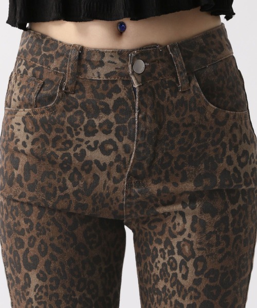 FOREVER 21（フォーエバー トゥエンティーワン）の「【2025SS】レオパードフレアパンツ（その他パンツ・レディース・レオパード・MEDIUM/SMALL）」の6枚目の写真