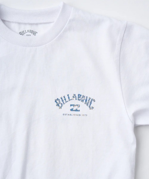 BILLABONG(ビラボン)の「BILLABONG キッズ ARCH FILL Tシャツ 【2025年夏モデル】/ビラボンキッズバックプリント半袖Tシャツ(Tシャツ/カットソー・キッズ・レッド/ブラック/ホワイト・130/140/150/160)」の5枚目の写真