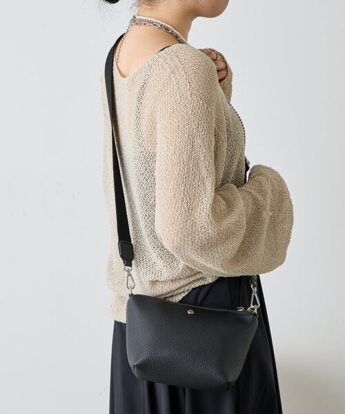 Jena espace merveilleux(ジェナ エスパスメルヴェイユ)の「シュリンクショルダーバッグ(ショルダーバッグ・レディース・ブラック/シルバー・FREE)」の4枚目の写真