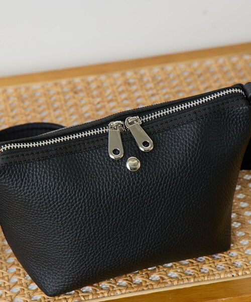 Jena espace merveilleux(ジェナ エスパスメルヴェイユ)の「シュリンクショルダーバッグ(ショルダーバッグ・レディース・ブラック/シルバー・FREE)」の10枚目の写真