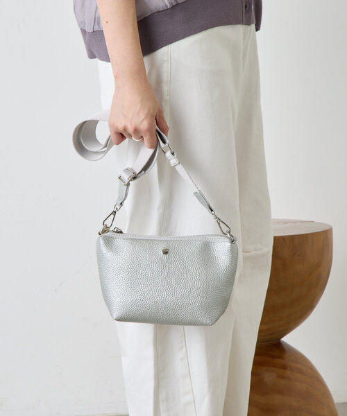 Jena espace merveilleux(ジェナ エスパスメルヴェイユ)の「シュリンクショルダーバッグ(ショルダーバッグ・レディース・ブラック/シルバー・FREE)」の14枚目の写真