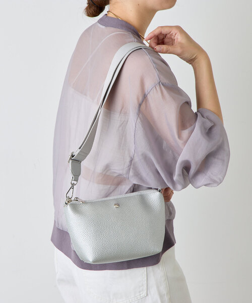 Jena espace merveilleux(ジェナ エスパスメルヴェイユ)の「シュリンクショルダーバッグ(ショルダーバッグ・レディース・ブラック/シルバー・FREE)」の15枚目の写真