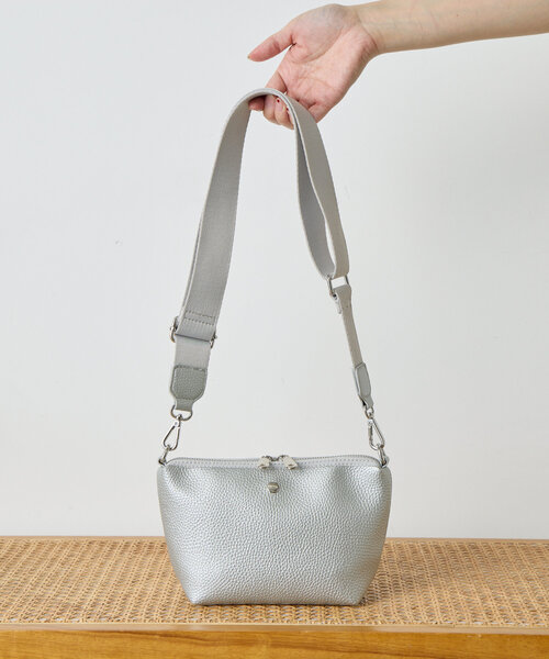 Jena espace merveilleux(ジェナ エスパスメルヴェイユ)の「シュリンクショルダーバッグ(ショルダーバッグ・レディース・ブラック/シルバー・FREE)」の16枚目の写真