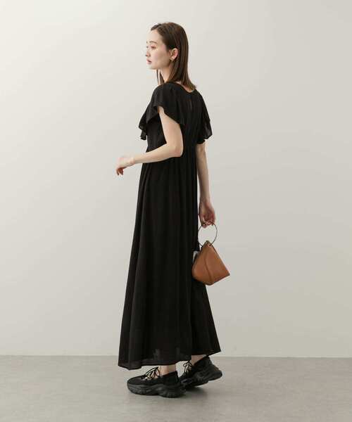 SENSE OF PLACE by URBAN RESEARCH(センスオブプレイスバイアーバンリサーチ)の「Vネックウエストマークフリルワンピース(ワンピース・レディース・ライトブルー/ブラック/アイボリー・ONE/S)」の14枚目の写真