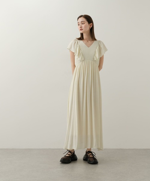 SENSE OF PLACE by URBAN RESEARCH(センスオブプレイスバイアーバンリサーチ)の「Vネックウエストマークフリルワンピース(ワンピース・レディース・ライトブルー/ブラック/アイボリー・ONE/S)」の18枚目の写真