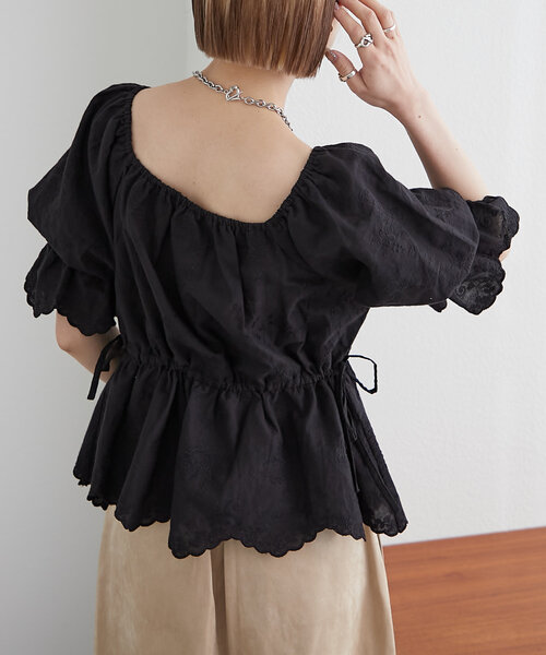 w closet（ダブルクローゼット）の「【前後2WAY】レース刺繍オフショルブラウス（シャツ/ブラウス・レディース・サックスブルー/イエロー/アイボリー/ブラック・FREE）」の17枚目の写真