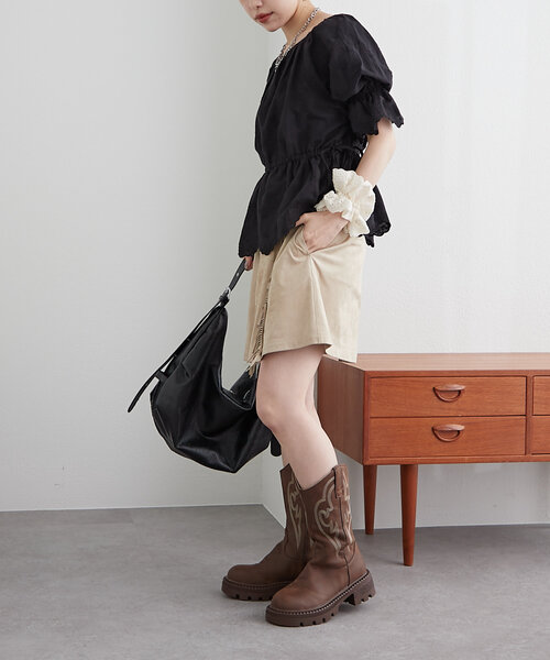 w closet（ダブルクローゼット）の「【前後2WAY】レース刺繍オフショルブラウス（シャツ/ブラウス・レディース・サックスブルー/イエロー/アイボリー/ブラック・FREE）」の12枚目の写真