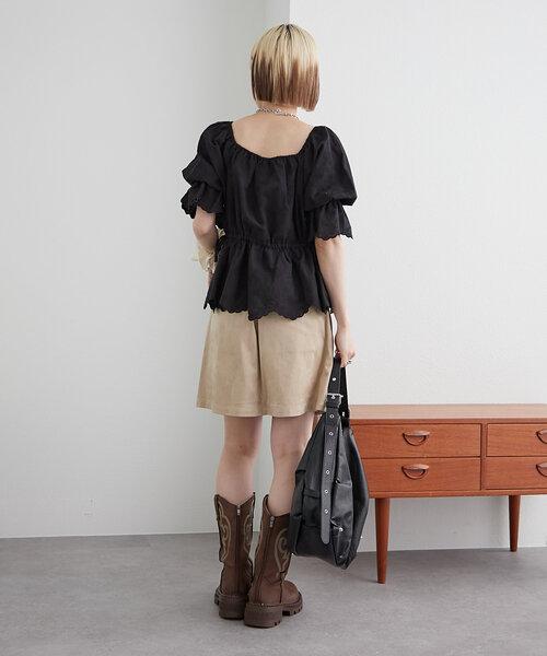 w closet（ダブルクローゼット）の「【前後2WAY】レース刺繍オフショルブラウス（シャツ/ブラウス・レディース・サックスブルー/イエロー/アイボリー/ブラック・FREE）」の11枚目の写真