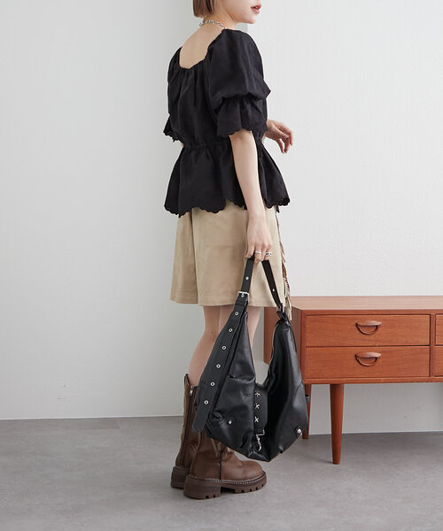 w closet（ダブルクローゼット）の「【前後2WAY】レース刺繍オフショルブラウス（シャツ/ブラウス・レディース・サックスブルー/イエロー/アイボリー/ブラック・FREE）」の10枚目の写真