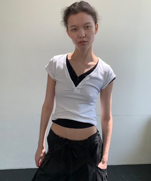 LONSLAN（ロンスラン）の「【LONSLAN】VネックプラケットTシャツ LONW25s043（Tシャツ/カットソー・レディース・ブラック/ホワイト・M）」の14枚目の写真