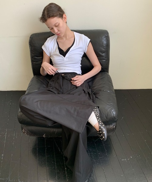 LONSLAN（ロンスラン）の「【LONSLAN】VネックプラケットTシャツ LONW25s043（Tシャツ/カットソー・レディース・ブラック/ホワイト・M）」の18枚目の写真