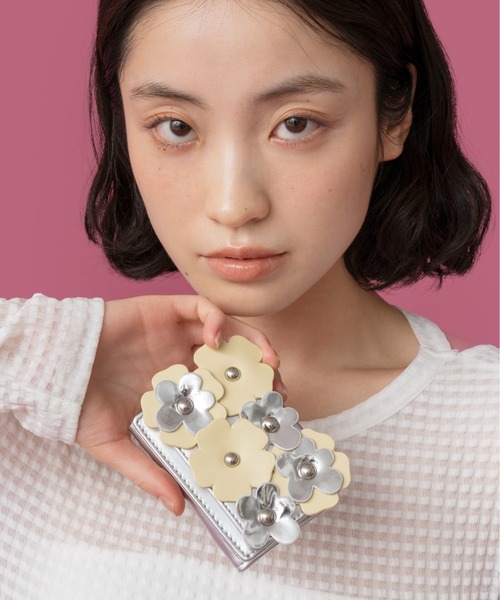 セール】Casselini(キャセリーニ)フラワーモチーフウォレット（財布