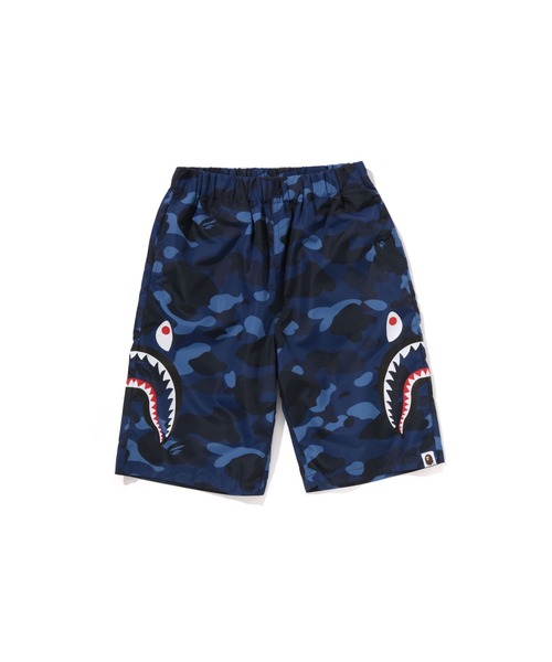 A BATHING APE(アベイシングエイプ)の「COLOR CAMO SIDE SHARK BEACH SHORTS(その他パンツ・キッズ・レッド/パープル/ネイビー/ブラック・150)」の3枚目の写真