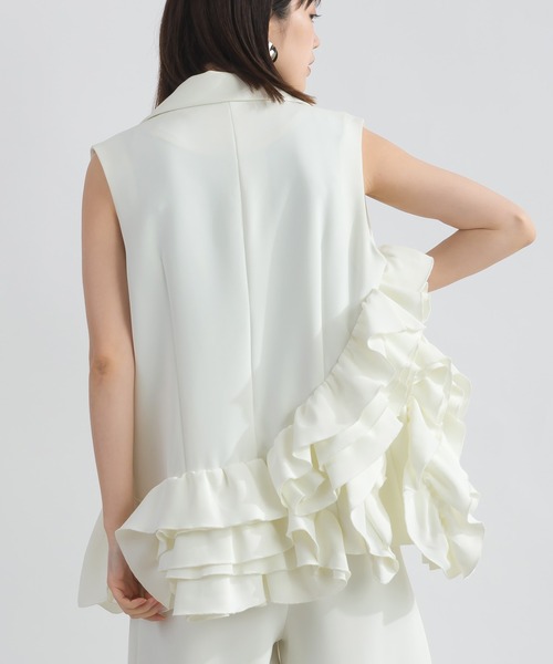 PICCIN PERLA（ピッチンペルラ）の「【セットアップ可能】アシンメトリーフリルジレ（ベスト・レディース・オフホワイト/ブラック・M）」の12枚目の写真