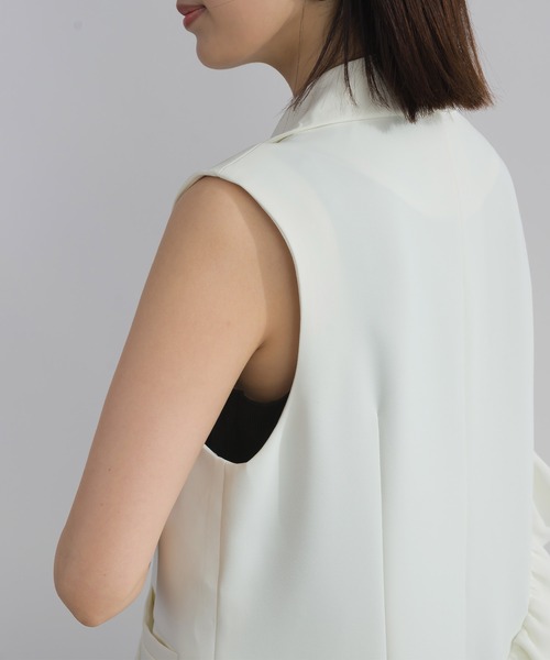 PICCIN PERLA（ピッチンペルラ）の「【セットアップ可能】アシンメトリーフリルジレ（ベスト・レディース・オフホワイト/ブラック・M）」の3枚目の写真