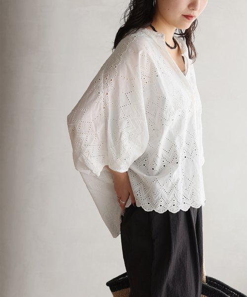 コットンカットワーク刺繍ポンチョブラウス（シャツ/ブラウス