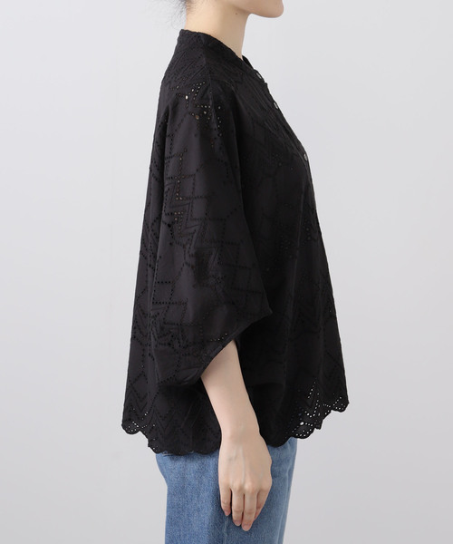JOURNAL STANDARD relume(ジャーナルスタンダード レリューム)の「コットンカットワーク刺繍ポンチョブラウス(シャツ/ブラウス・レディース・ブラック/ホワイト・FREE)」の15枚目の写真