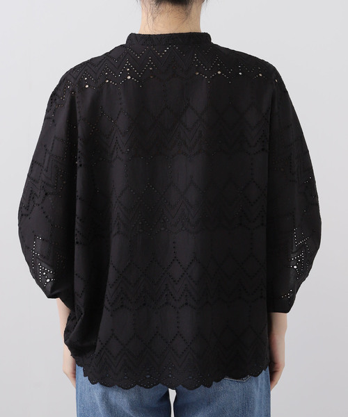 JOURNAL STANDARD relume(ジャーナルスタンダード レリューム)の「コットンカットワーク刺繍ポンチョブラウス(シャツ/ブラウス・レディース・ブラック/ホワイト・FREE)」の16枚目の写真