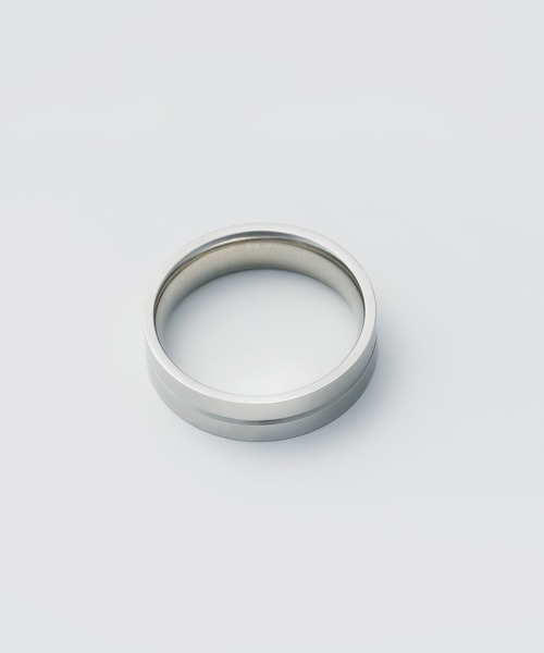 WYZ surgical stainless(ダブリューワイジィーサージカルステンレス)の「【 金属アレルギー対応 】シンプルラインリング サージカルステンレス(リング・メンズ・シルバー・20号/18号/16号)」の3枚目の写真