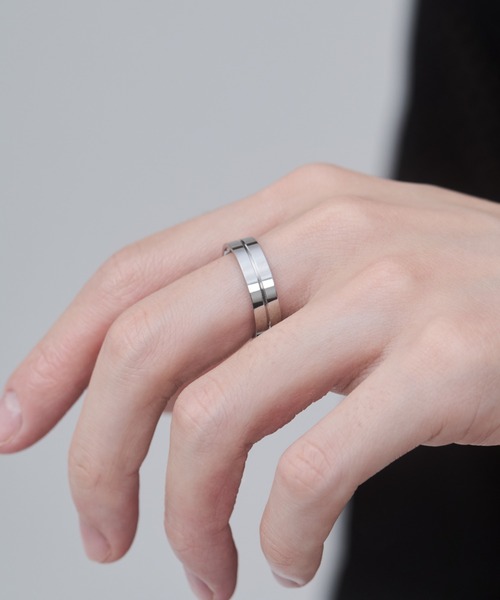 WYZ surgical stainless(ダブリューワイジィーサージカルステンレス)の「【 金属アレルギー対応 】シンプルラインリング サージカルステンレス(リング・メンズ・シルバー・20号/18号/16号)」の10枚目の写真