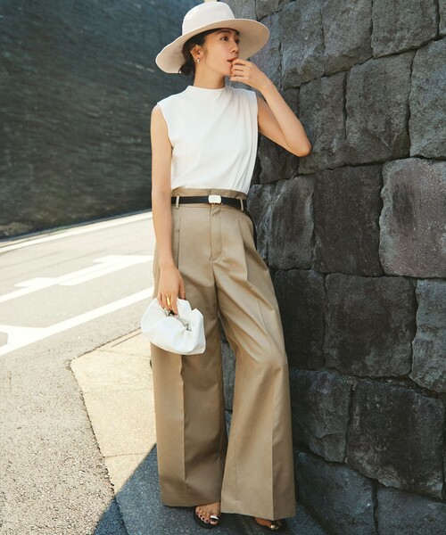 23区（ニジュウサンク）の「【洗える/吊り干しOK】ヴィスコースストレッチ ノースリーブ ニット（ニット/セーター・レディース・ホワイト系/ブラック系/グレー系・38）」の5枚目の写真