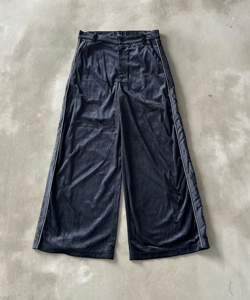 MandO(Auntie Rosa)(エムオー)の「ベロアナイロントラックパンツ/セットアップ着用可能(その他パンツ・メンズ・ブラック/ネイビー・LARGE/MEDIUM/SMALL)」の3枚目の写真