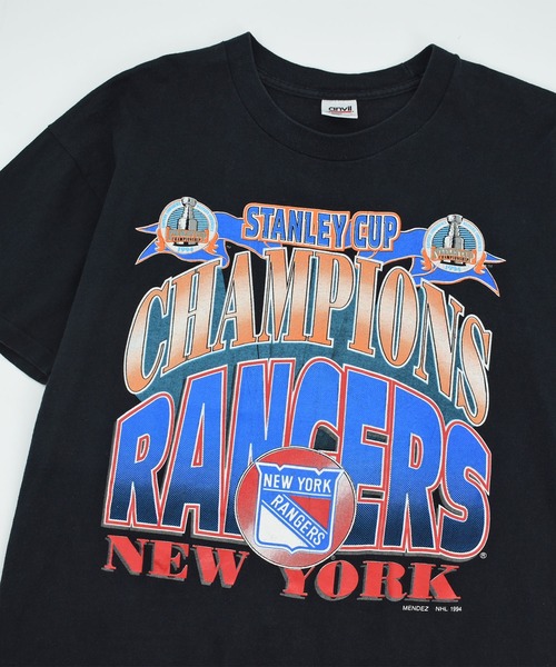 NBA/NFL/NHL/MLB(エヌビーエーエヌエフエルエヌエイチエルエムエルビー)の「【USED】90’s anvil “NHL New York Rangers” ホッケー Tシャツ USA製(Tシャツ/カットソー・メンズ・ブラック・LARGE)」の2枚目の写真