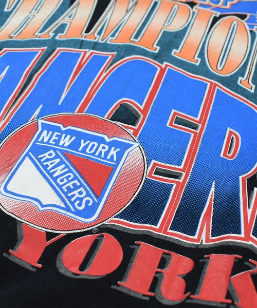 NBA/NFL/NHL/MLB(エヌビーエーエヌエフエルエヌエイチエルエムエルビー)の「【USED】90’s anvil “NHL New York Rangers” ホッケー Tシャツ USA製(Tシャツ/カットソー・メンズ・ブラック・LARGE)」の4枚目の写真