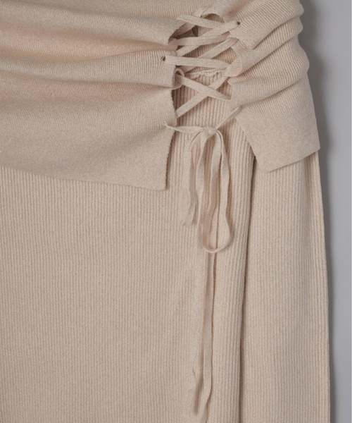 Olu.（オルドット）の「オフショルダーリボンラメニット（ニット/セーター・レディース・グレー/ピンクベージュ/ブラウン・FREE）」の9枚目の写真