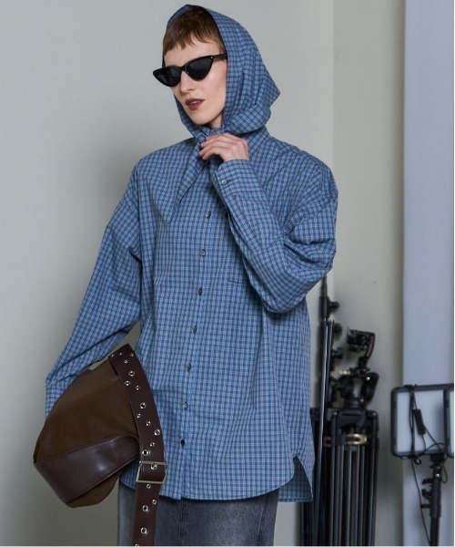 MAISON SPECIAL（メゾンスペシャル）の「Oversized Shirt With Babushka/バブーシュカ付きオーバーサイズシャツ（シャツ/ブラウス・レディース・ピンク/ブラック/ブルー・FREE）」の3枚目の写真