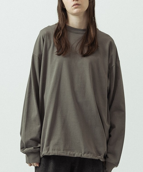SLICK(スリック)の「【SLICK/スリック】30/2 Compact Yarn LS Drawstring T-Shirt/コンパクトヤーンロングスリーブドローストリングTシャツ/オーバーサイズ シルエット(Tシャツ/カットソー・メンズ・グレイッシュベージュ/ブラック/ブラウン/ホワイト/ダークブラウン/ラベンダー/グレー/パープル・1/3/2)」の3枚目の写真
