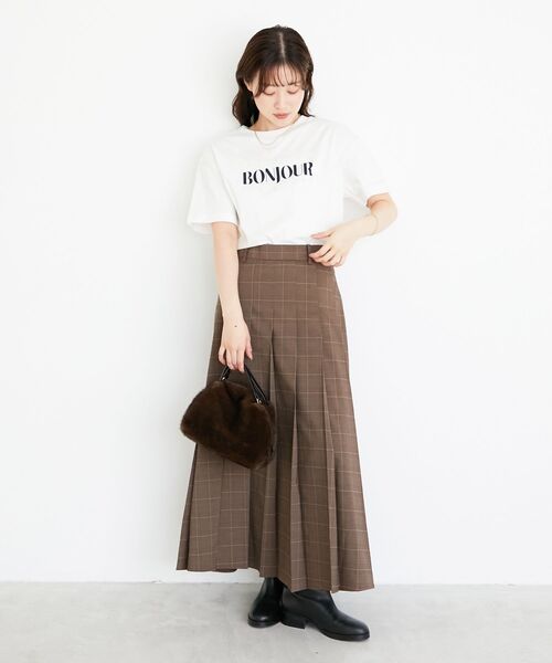 le.coeur blanc(ルクールブラン)の「パールロゴTシャツ(Tシャツ/カットソー・レディース・オフホワイト/グレイッシュベージュ・38)」の9枚目の写真