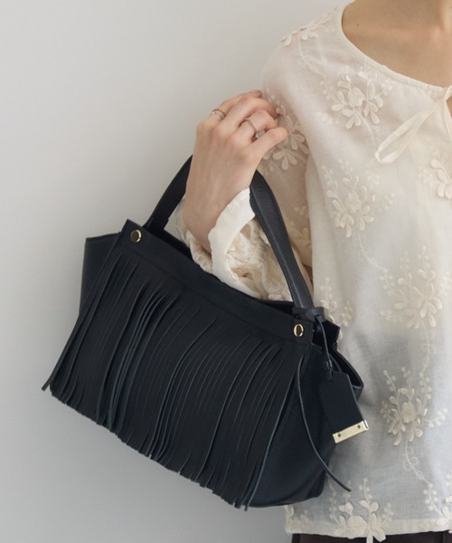 KATHARINE ROSS（キャサリンロス）の「【KATHARINE ROSS】story. フリンジハンドバッグ（ハンドバッグ・レディース・ブラック/ダークブラウン・MEDIUM）」の2枚目の写真