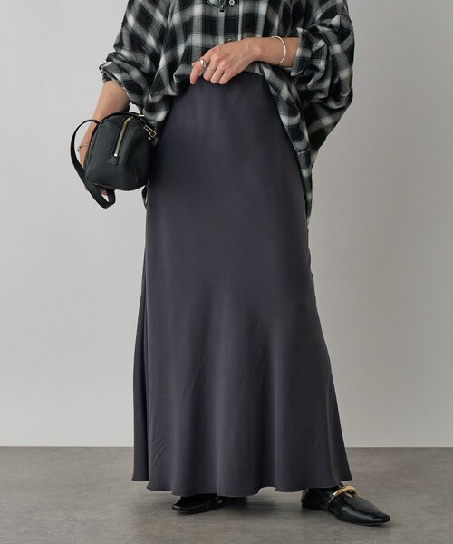 RIVE DROITE(リヴドロワ)の「【上品な揺れ感】キュプラ混バイアススカート(スカート・レディース・チャコールグレー/ブラック/ブラウン/オフホワイト・36/38)」の7枚目の写真