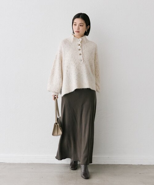 RIVE DROITE(リヴドロワ)の「【上品な揺れ感】キュプラ混バイアススカート(スカート・レディース・チャコールグレー/ブラック/ブラウン/オフホワイト・36/38)」の14枚目の写真