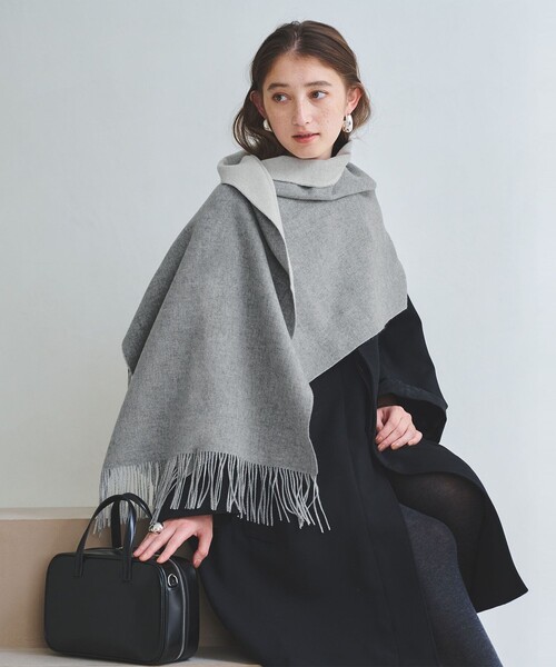 UNITED ARROWS（ユナイテッドアローズ）の「カシミヤ リバーシブル ストール（ストール/ショール・レディース・ベージュ/グレー・FREE）」の4枚目の写真