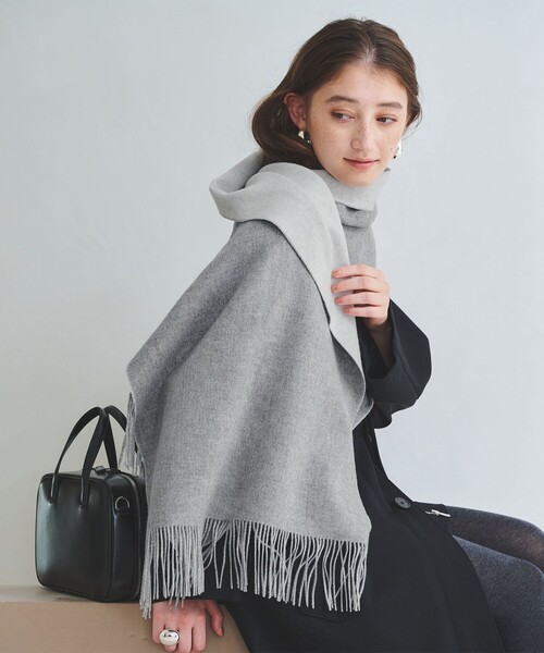 UNITED ARROWS（ユナイテッドアローズ）の「カシミヤ リバーシブル ストール（ストール/ショール・レディース・ベージュ/グレー・FREE）」の5枚目の写真