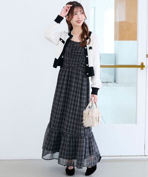 MAJESTIC LEGON（マジェスティックレゴン）の「バイカラーケーブルニットカーデ（カーディガン/ボレロ・レディース・ブラック/グレー/ピンク/アイボリー・MEDIUM）」の19枚目の写真