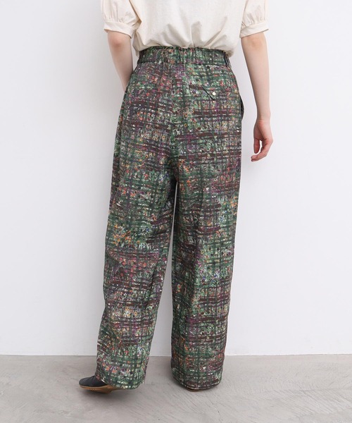 l'atelier du savon（アトリエドサボン）の「●check × hana　手描きプリントパンツ（その他パンツ・レディース・ダークブラウン/グリーン・FREE）」の5枚目の写真
