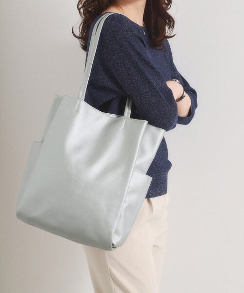 ITS'DEMO（イッツデモ）の「【A4対応／8色】収納上手になれるトート（トートバッグ・レディース・シルバー/ブラック系/ブロンズ/ボルドー/ブラック/ブルー/グレー/ダークグレー・00）」の7枚目の写真