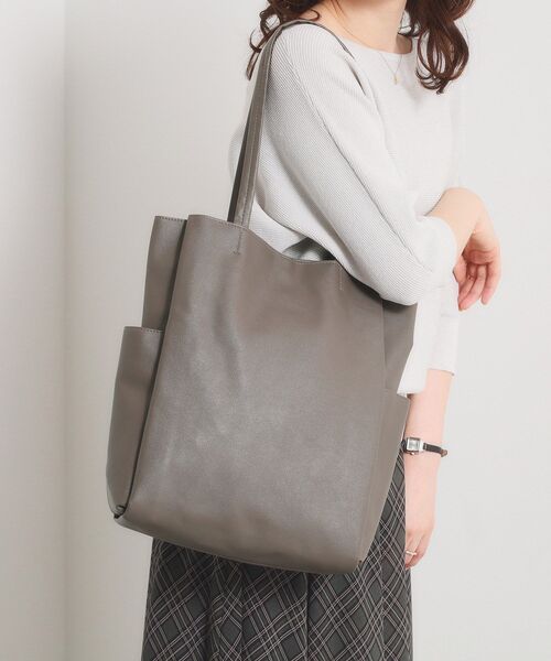 ITS'DEMO（イッツデモ）の「【A4対応／8色】収納上手になれるトート（トートバッグ・レディース・シルバー/ブラック系/ブロンズ/ボルドー/ブラック/ブルー/グレー/ダークグレー・00）」の5枚目の写真