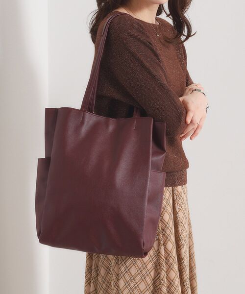 ITS'DEMO（イッツデモ）の「【A4対応／8色】収納上手になれるトート（トートバッグ・レディース・シルバー/ブラック系/ブロンズ/ボルドー/ブラック/ブルー/グレー/ダークグレー・00）」の6枚目の写真