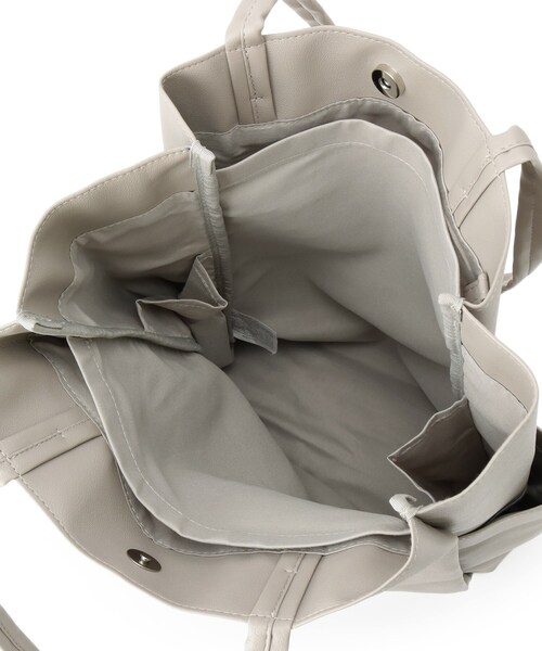 ITS'DEMO（イッツデモ）の「【A4対応／8色】収納上手になれるトート（トートバッグ・レディース・シルバー/ブラック系/ブロンズ/ボルドー/ブラック/ブルー/グレー/ダークグレー・00）」の18枚目の写真