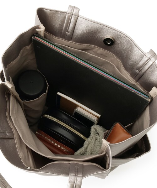 ITS'DEMO（イッツデモ）の「【A4対応／8色】収納上手になれるトート（トートバッグ・レディース・シルバー/ブラック系/ブロンズ/ボルドー/ブラック/ブルー/グレー/ダークグレー・00）」の14枚目の写真