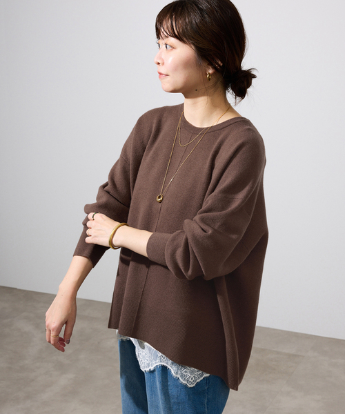 SLOBE IENA(スローブイエナ)の「《セットアップ対応可/追加》ウォッシャブルスムース クルーネックプルオーバー(ニット/セーター・レディース・ブラウン/ピンク/ブラック/アイボリー・FREE)」の3枚目の写真