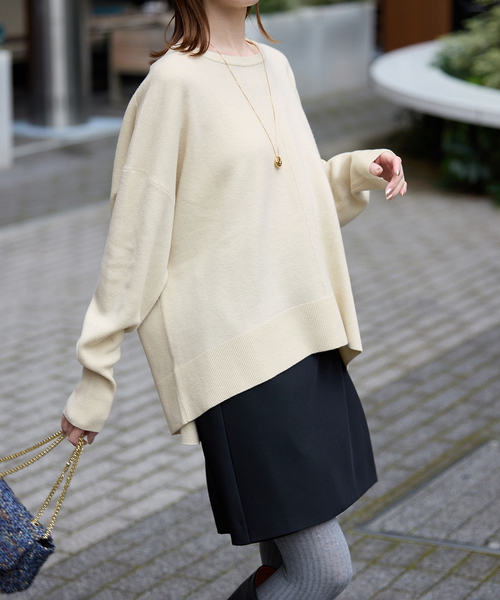 SLOBE IENA(スローブイエナ)の「《セットアップ対応可/追加》ウォッシャブルスムース クルーネックプルオーバー(ニット/セーター・レディース・ブラウン/ピンク/ブラック/アイボリー・FREE)」の2枚目の写真