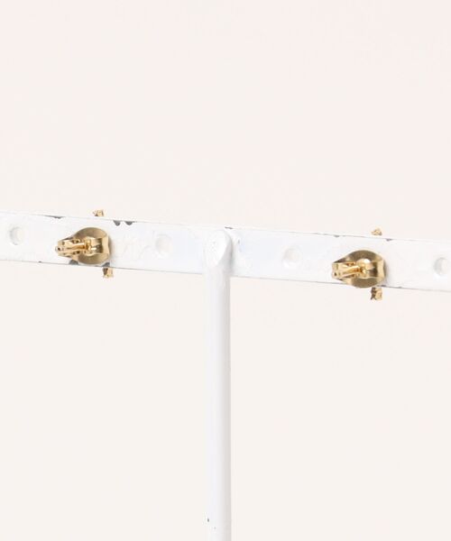 Daniel Wellington(ダニエルウェリントン)の「Mirelle Star Earring ローズゴールド/ゴールド/シルバー(ピアス(両耳用)・レディース・イエローゴールド/ピンクゴールド/シルバー・ONESIZE)」の13枚目の写真