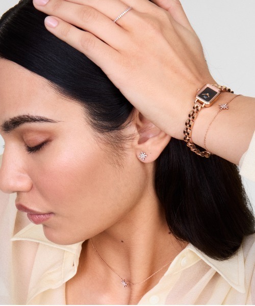 Daniel Wellington(ダニエルウェリントン)の「Mirelle Star Earring ローズゴールド/ゴールド/シルバー(ピアス(両耳用)・レディース・イエローゴールド/ピンクゴールド/シルバー・ONESIZE)」の10枚目の写真